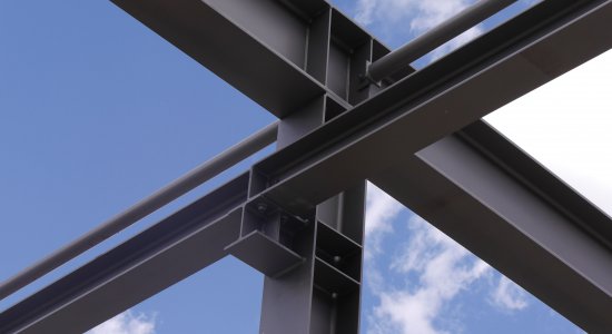 Industriebau mit Gewerbetrakt